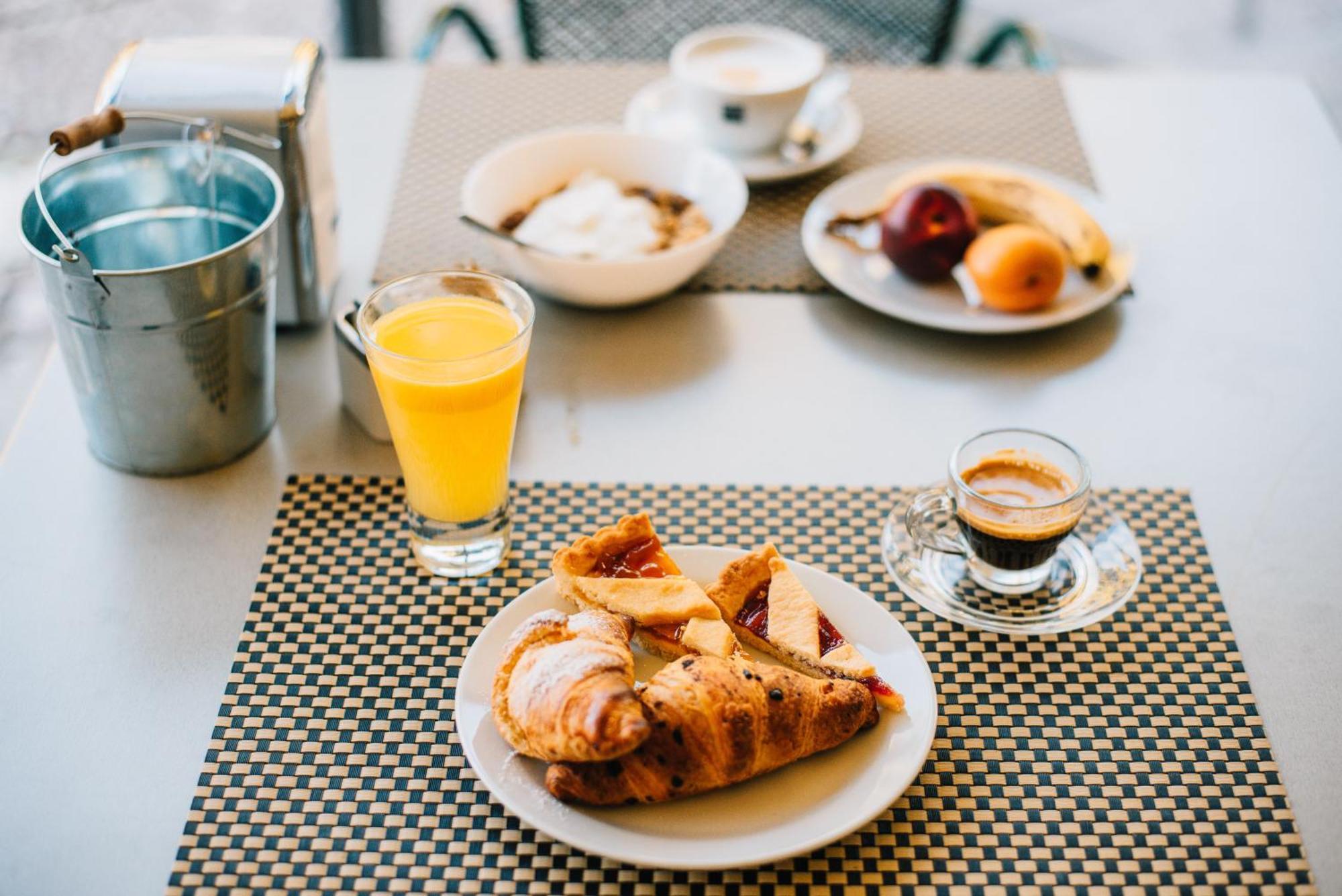 Arciduca Charming House Room & Breakfast Arco Ngoại thất bức ảnh