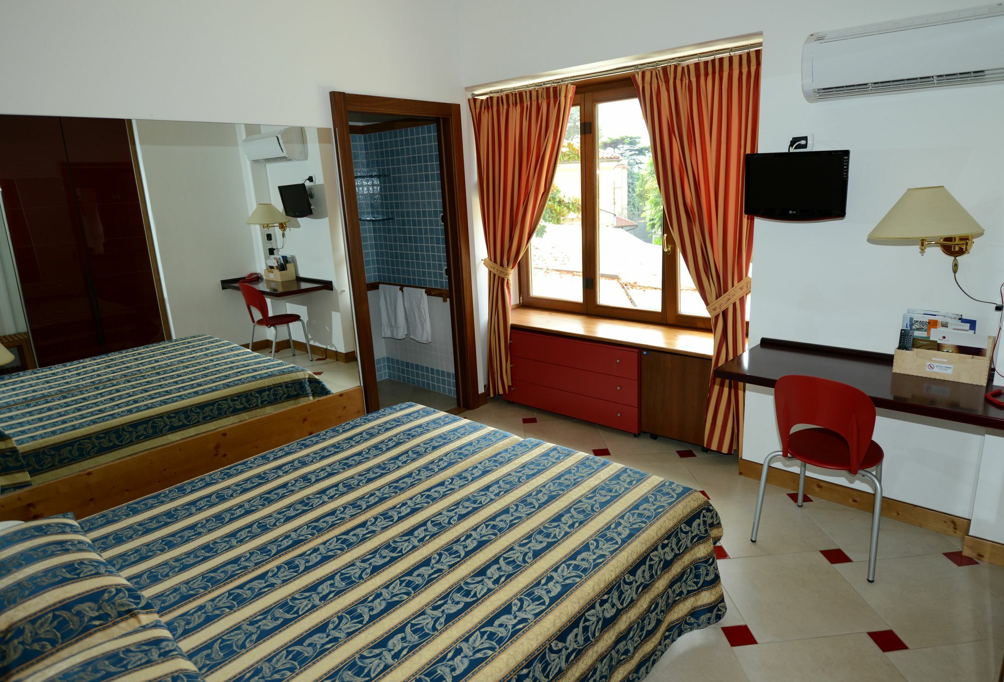 Arciduca Charming House Room & Breakfast Arco Ngoại thất bức ảnh